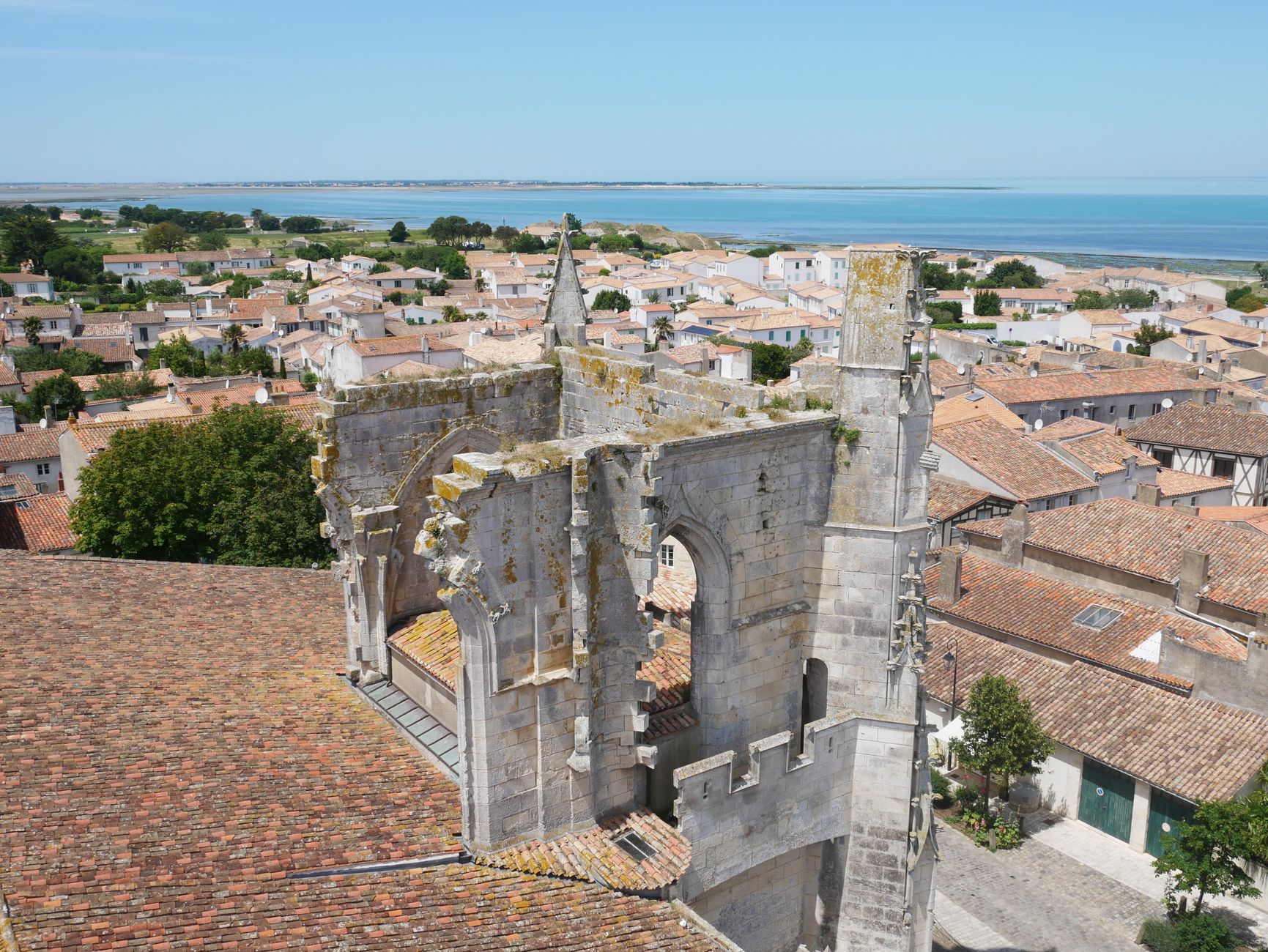 Bâchage de toiture équipe à Vénissieux